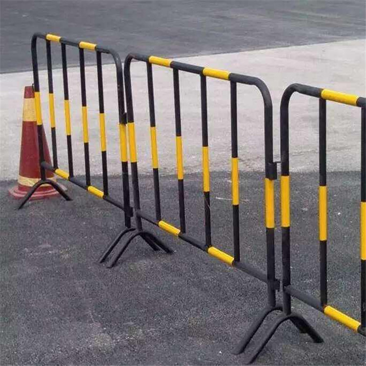 移动临时护栏